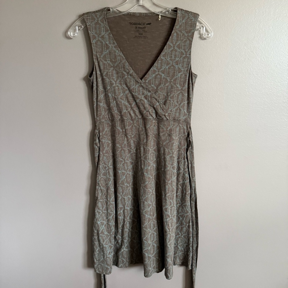 Toad & Co Cue Wrap Sleeveless Dress Falcon Brown Batik Dot Print Size XS - Picture 2 of 7